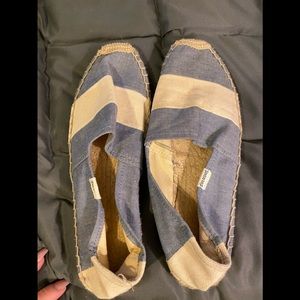 Linen and canvas slip on